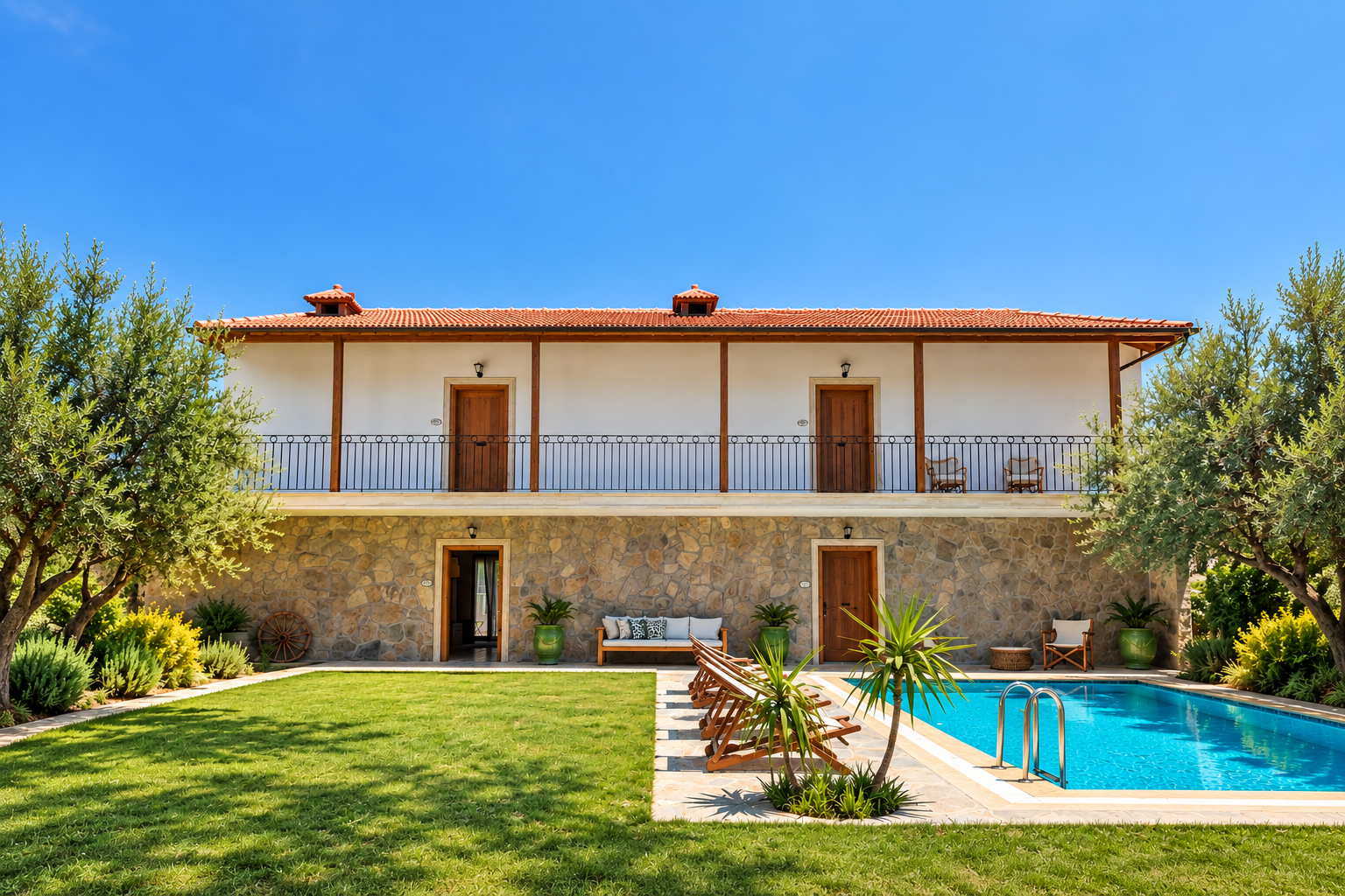 Sekiz Oda hotel, garden and pool